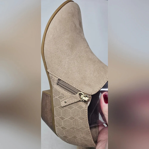Dr. Scholls Brief Women's Faux Suede Tan Side Zip Memory Foam Ankle Boot Size 11 - Picture 4 of 14